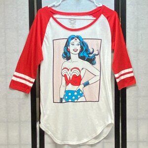 DC Comics Scoop Neck & Hem Wonder Woman 3/4 Raglan Sleeve Tee Shirt Red White XL